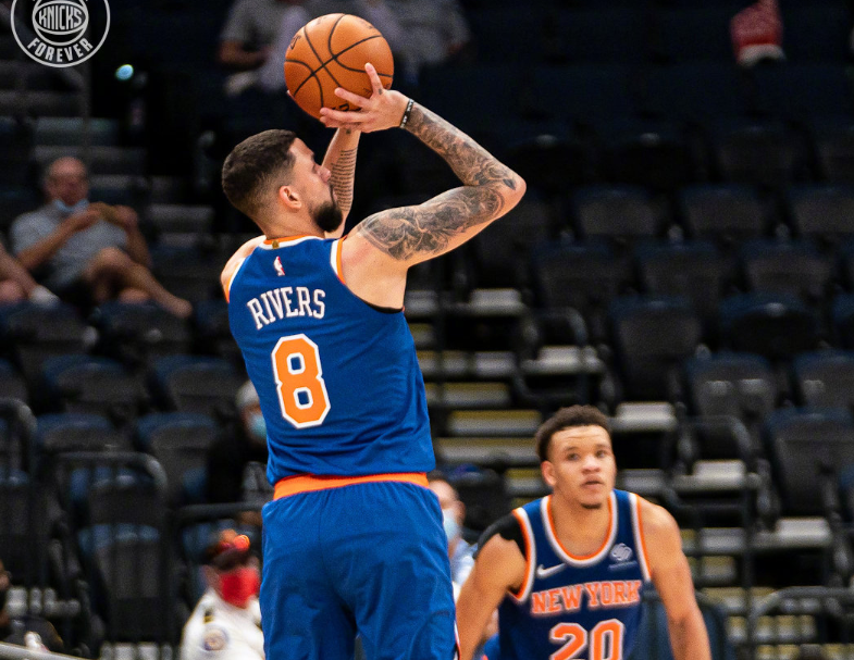  特雷杨准三双老鹰展翅擒下尼克斯