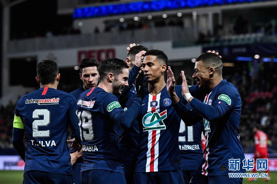  法国杯决赛，巴黎圣日耳曼轻松捧杯