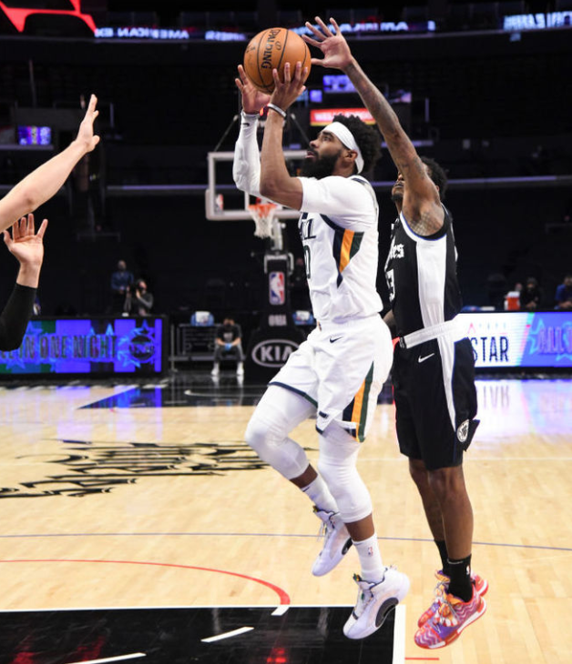  诺里正反手均衡发力压制对手节奏